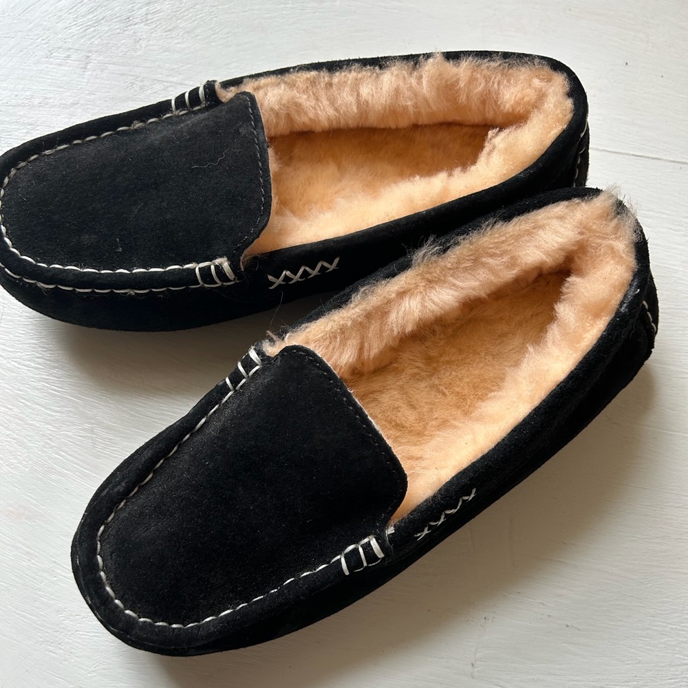 Old Friend Footwear Black Slippers Size 7 Women’s